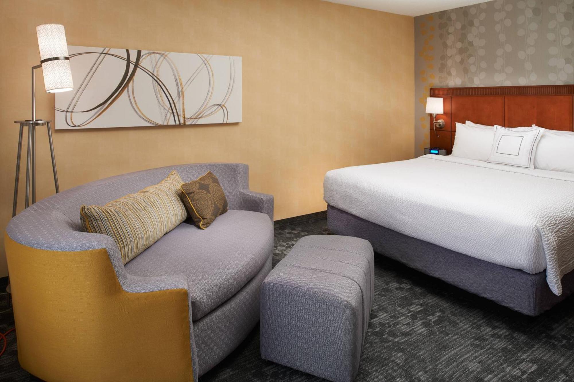 Courtyard By Marriott Detroit Warren Hotel Bagian luar foto