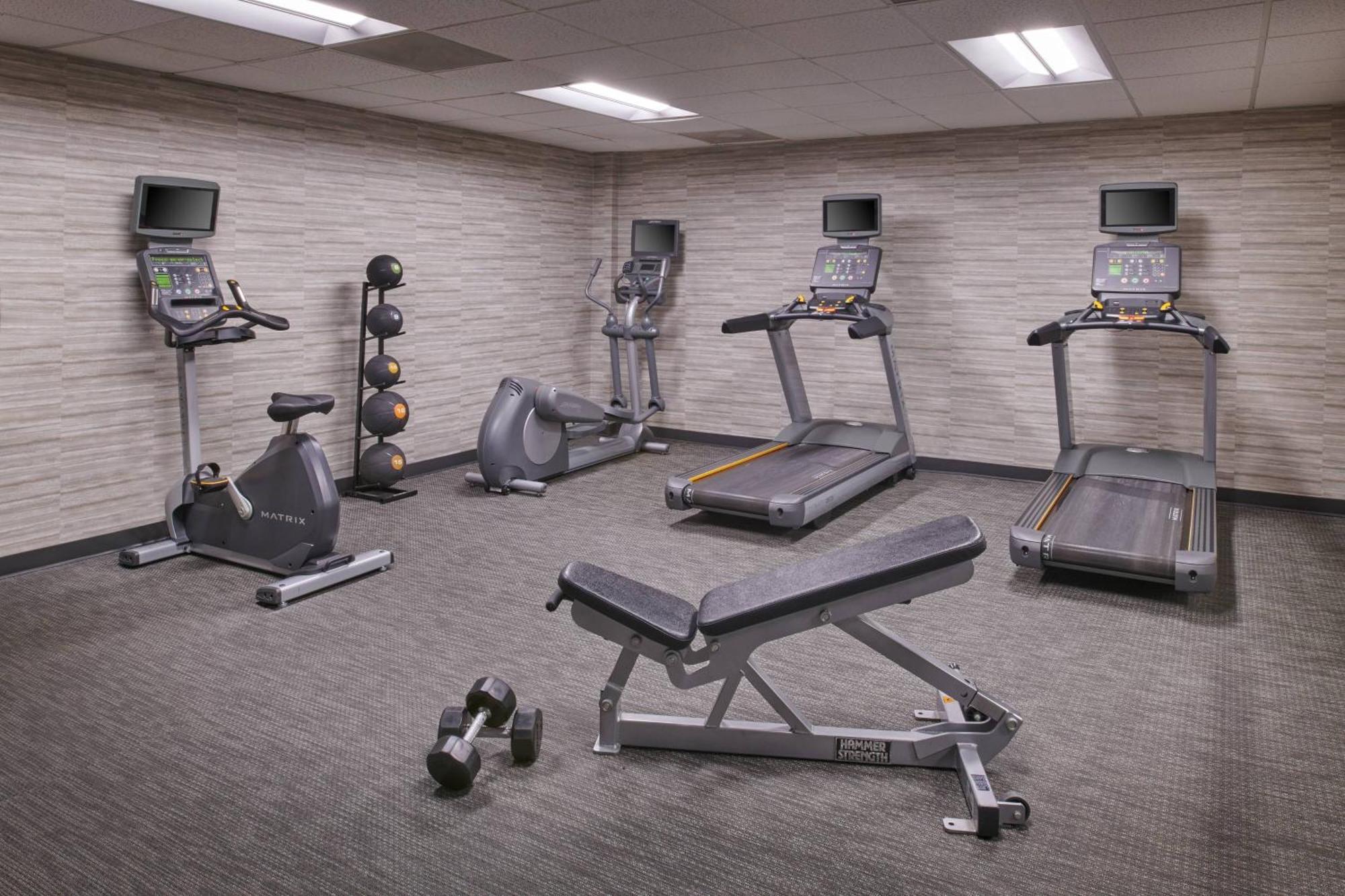 Courtyard By Marriott Detroit Warren Hotel Bagian luar foto